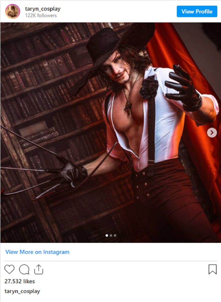 Lady Dimitrescu hombre cosplay
