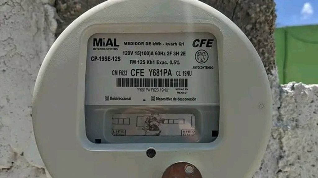 Doom corriendo en un medidor de la CFE