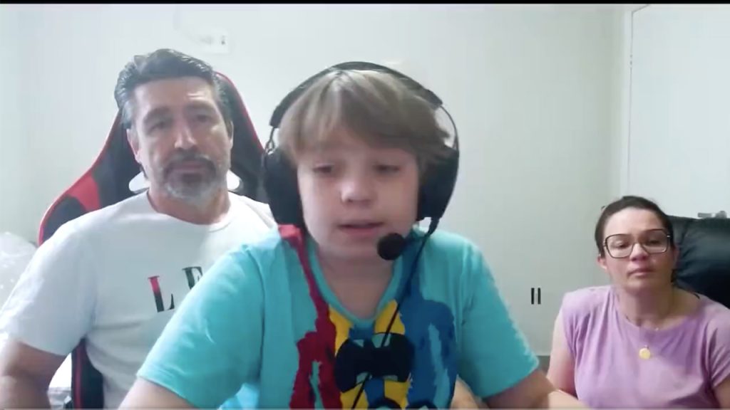 Lucas Sabino es un streamers de 11 años de Brasil, que fue baneado por Twitch por las normas de edad.