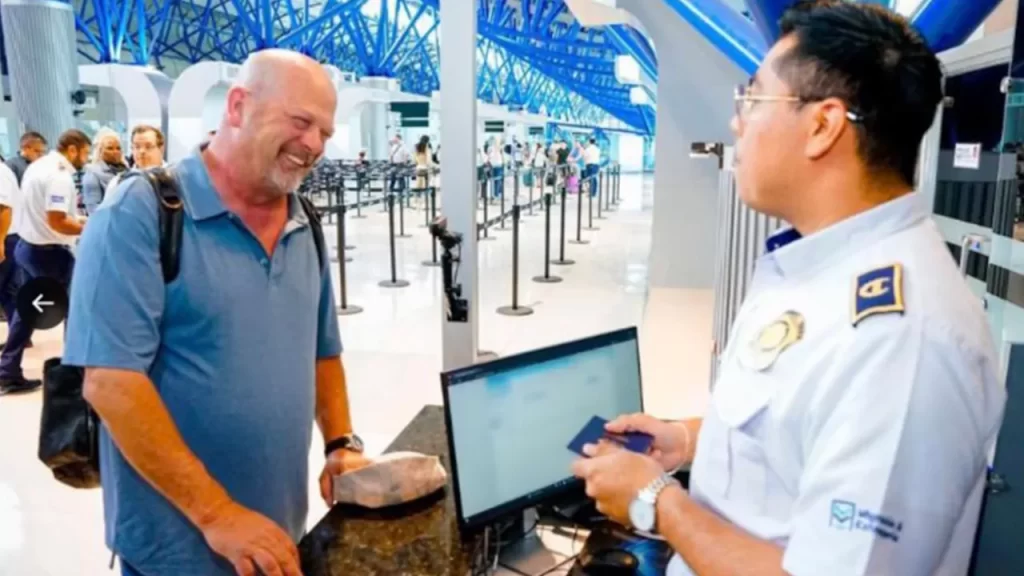 El Precio de la Historia: Rick ahora siente lo que es que te revisen los documentos para ver si son falsos o no