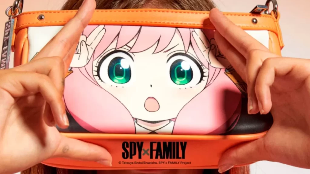La familia Forger de Spy x Family ahora será el rostro de una nueva colección de Bershka que ya llegó a México. Entérate de los detalles.
