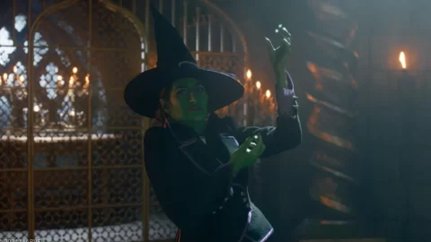 Agatha en todas partes o de algunas brujas que llegan a hacer el show y se desvanecen tras entretenerte.